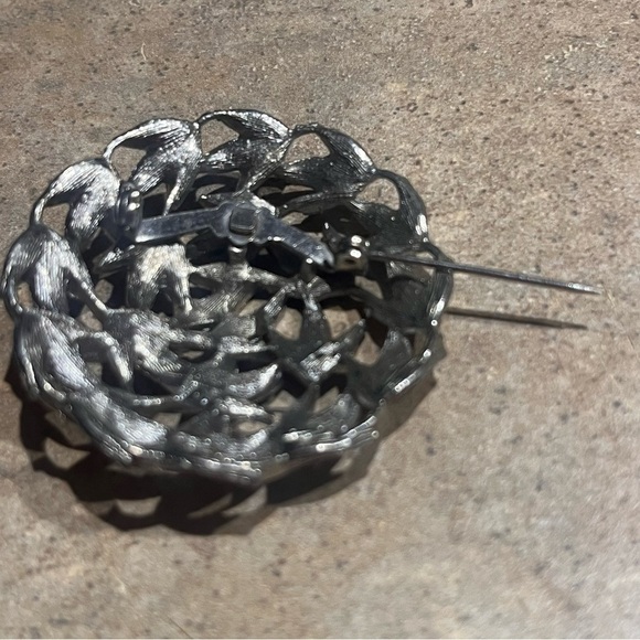 VINTAGE Faux, Costume, Estate, Sliver Brooch - Picture 6 of 8